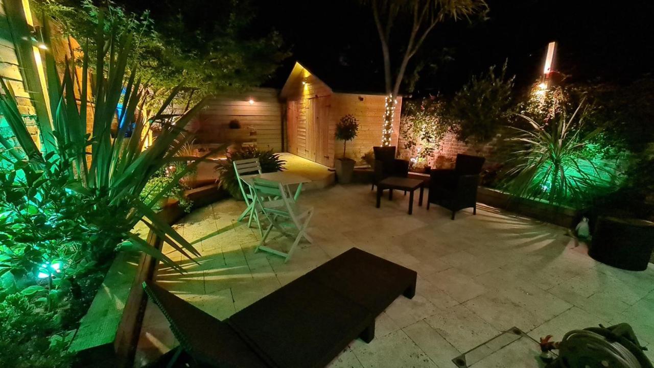 Cottage Grove Homestay Rooms Портсмът Екстериор снимка