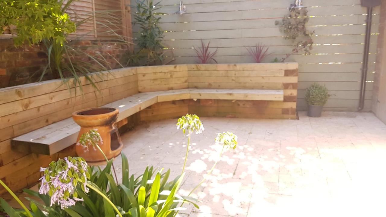 Cottage Grove Homestay Rooms Портсмът Екстериор снимка